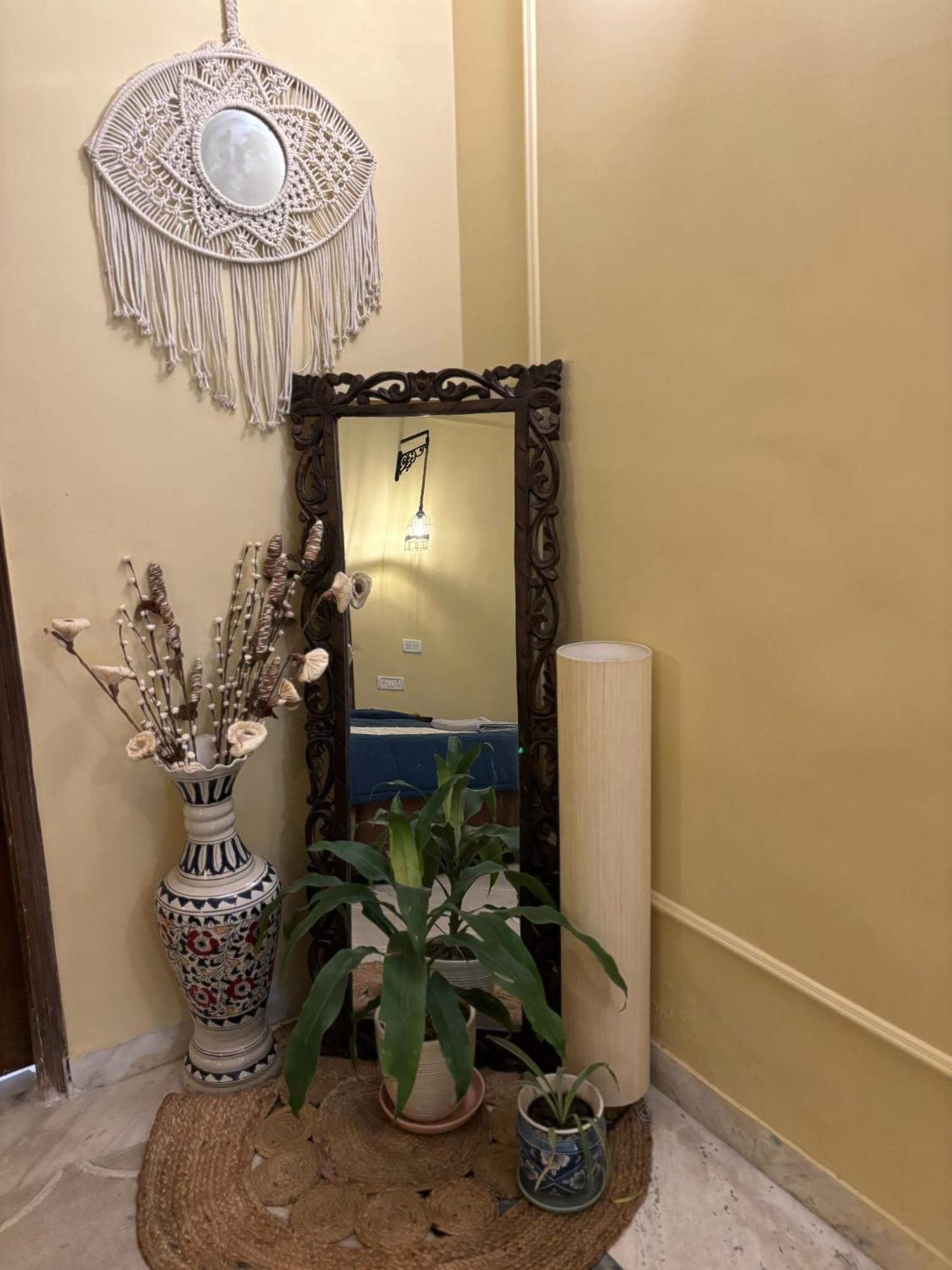 Atharva'S Homestay By Goaround Homes - Nehru Enclave Metro, South Delhi New Delhi Extérieur photo