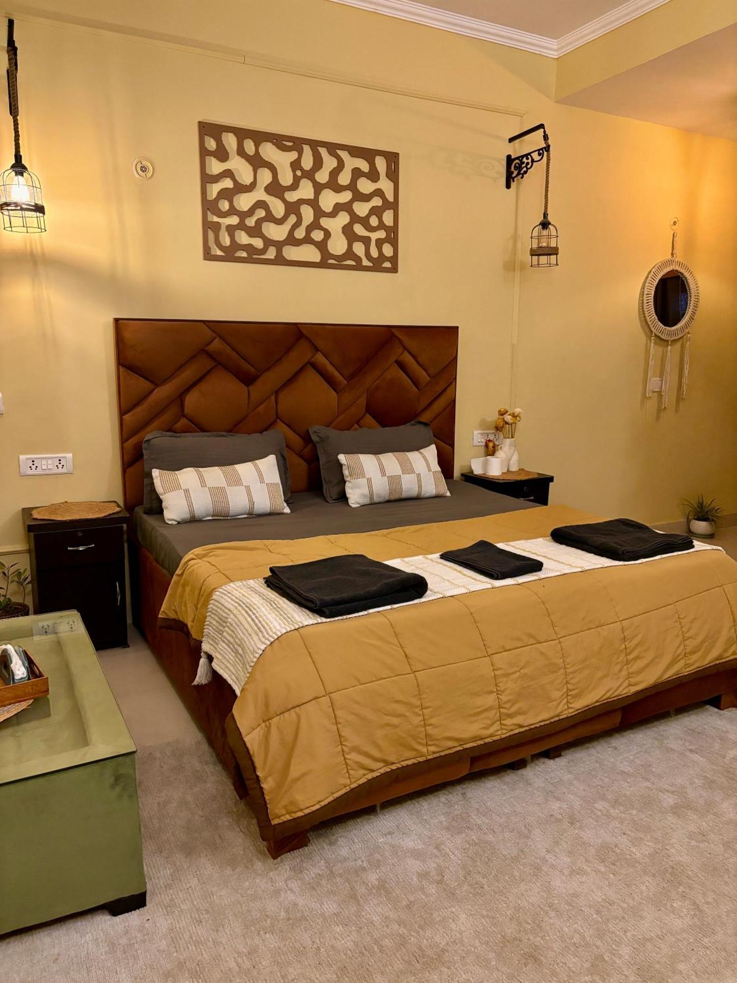 Atharva'S Homestay By Goaround Homes - Nehru Enclave Metro, South Delhi New Delhi Extérieur photo