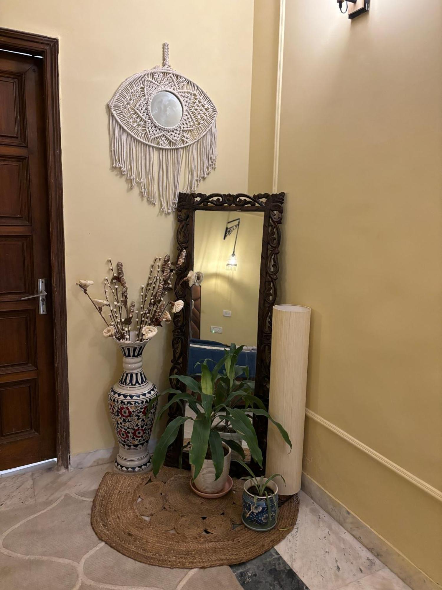 Atharva'S Homestay By Goaround Homes - Nehru Enclave Metro, South Delhi New Delhi Extérieur photo