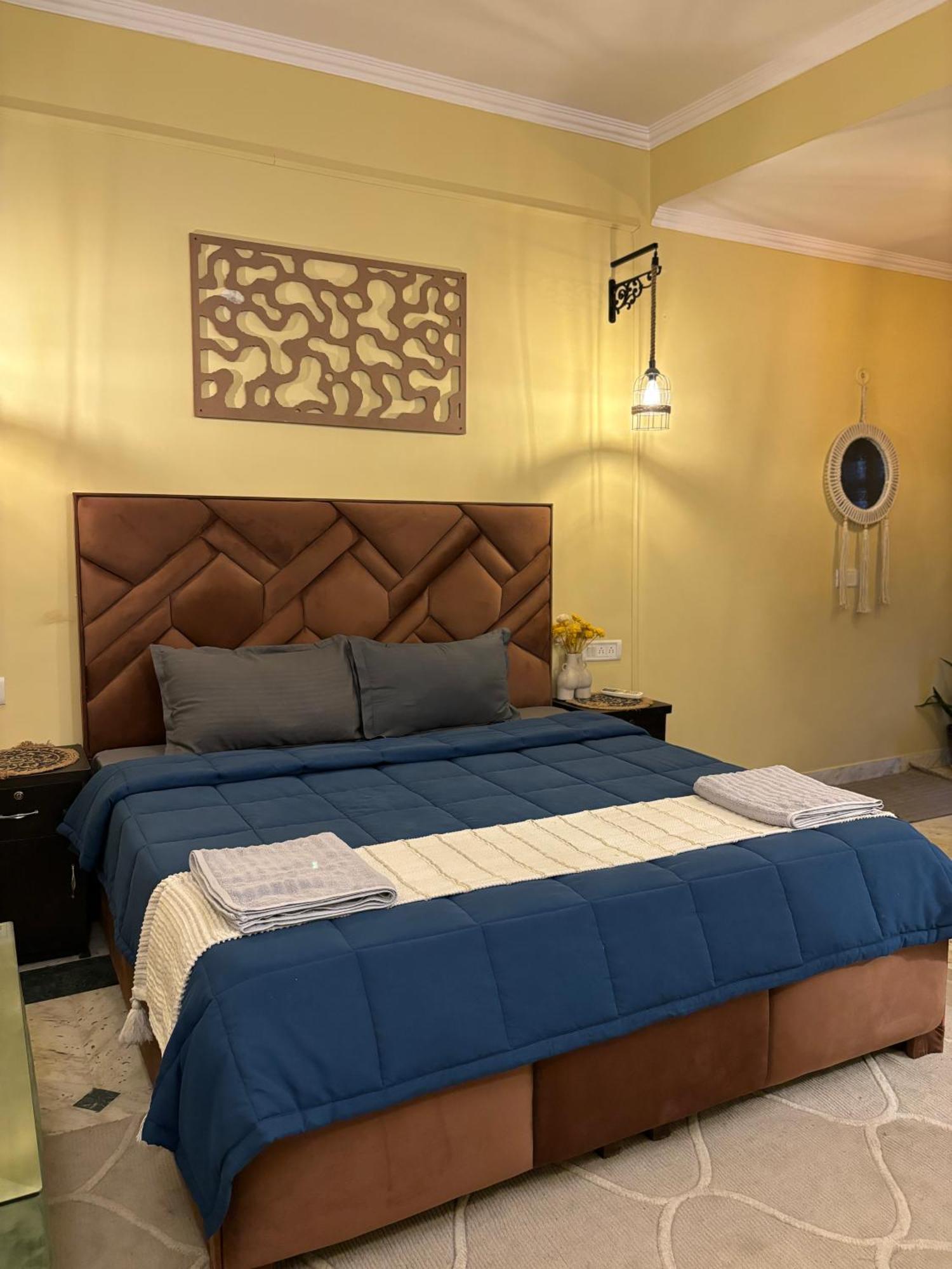 Atharva'S Homestay By Goaround Homes - Nehru Enclave Metro, South Delhi New Delhi Extérieur photo