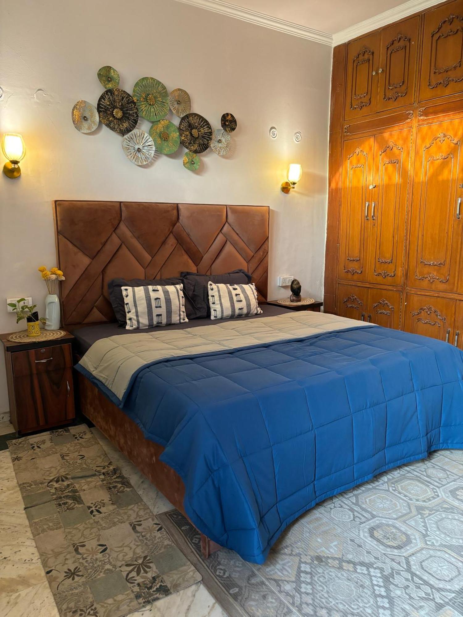Atharva'S Homestay By Goaround Homes - Nehru Enclave Metro, South Delhi New Delhi Extérieur photo