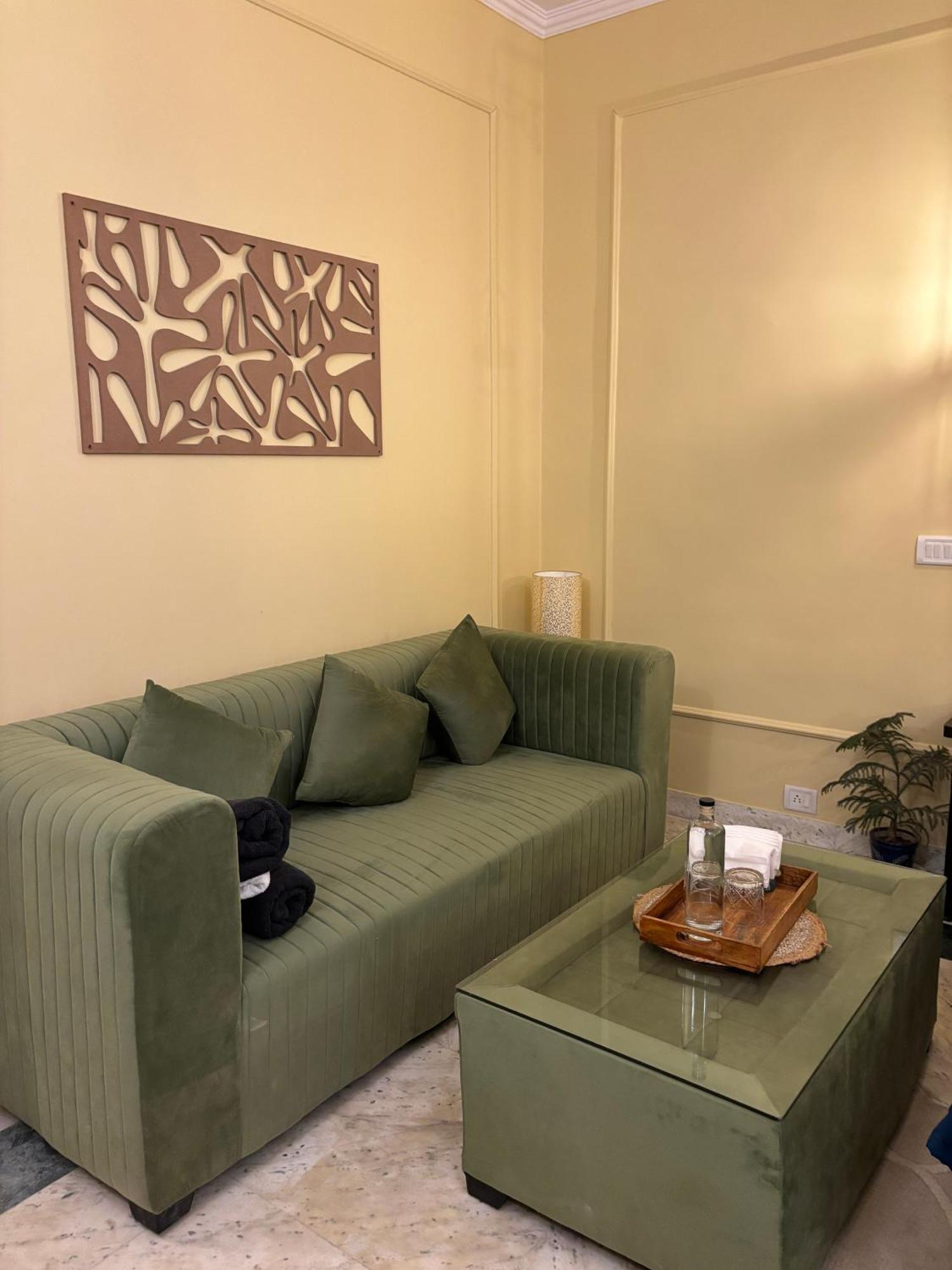 Atharva'S Homestay By Goaround Homes - Nehru Enclave Metro, South Delhi New Delhi Extérieur photo