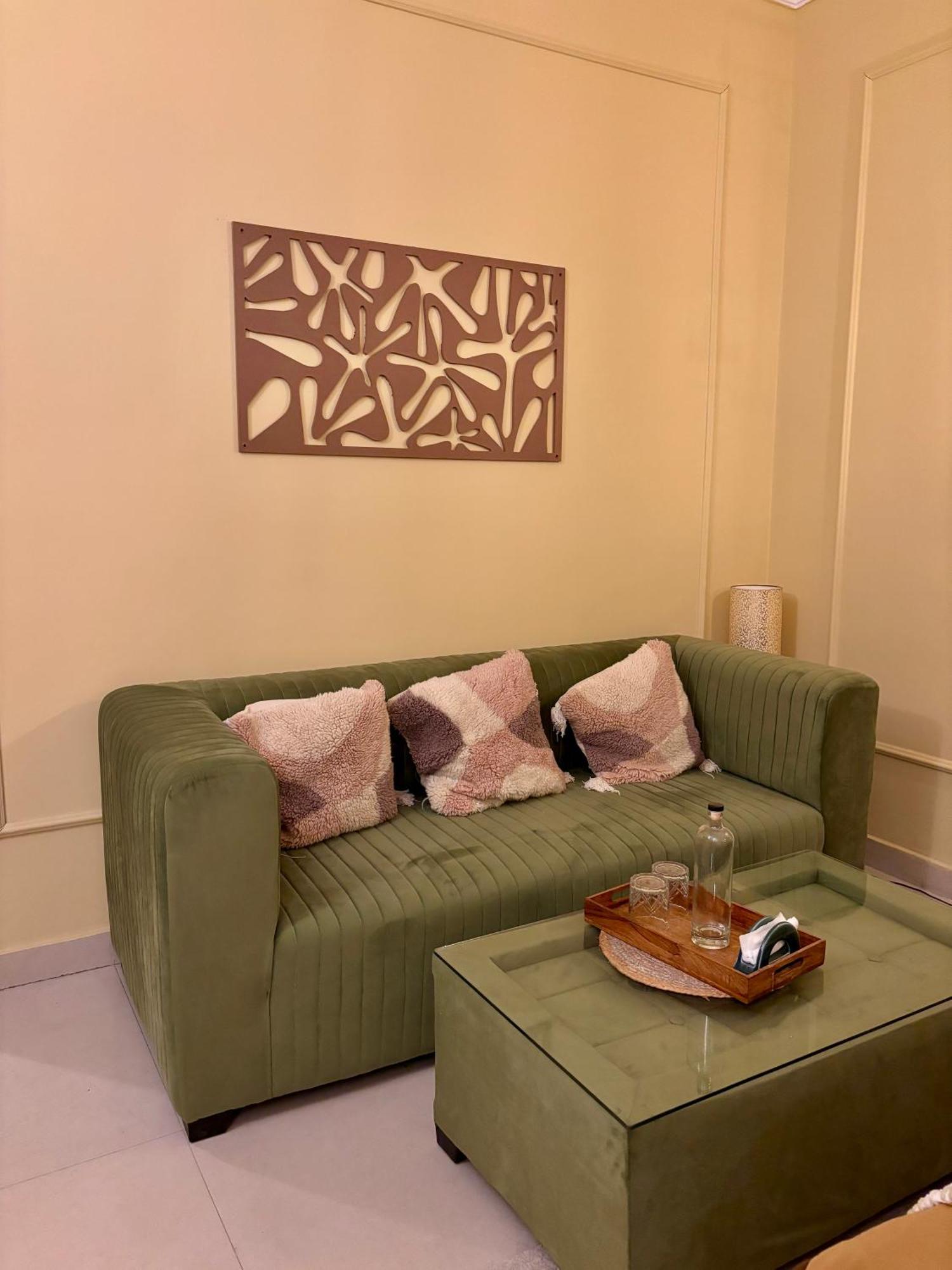 Atharva'S Homestay By Goaround Homes - Nehru Enclave Metro, South Delhi New Delhi Extérieur photo