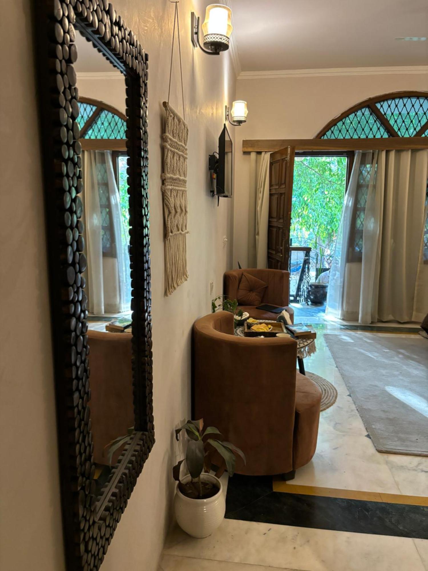 Atharva'S Homestay By Goaround Homes - Nehru Enclave Metro, South Delhi New Delhi Extérieur photo