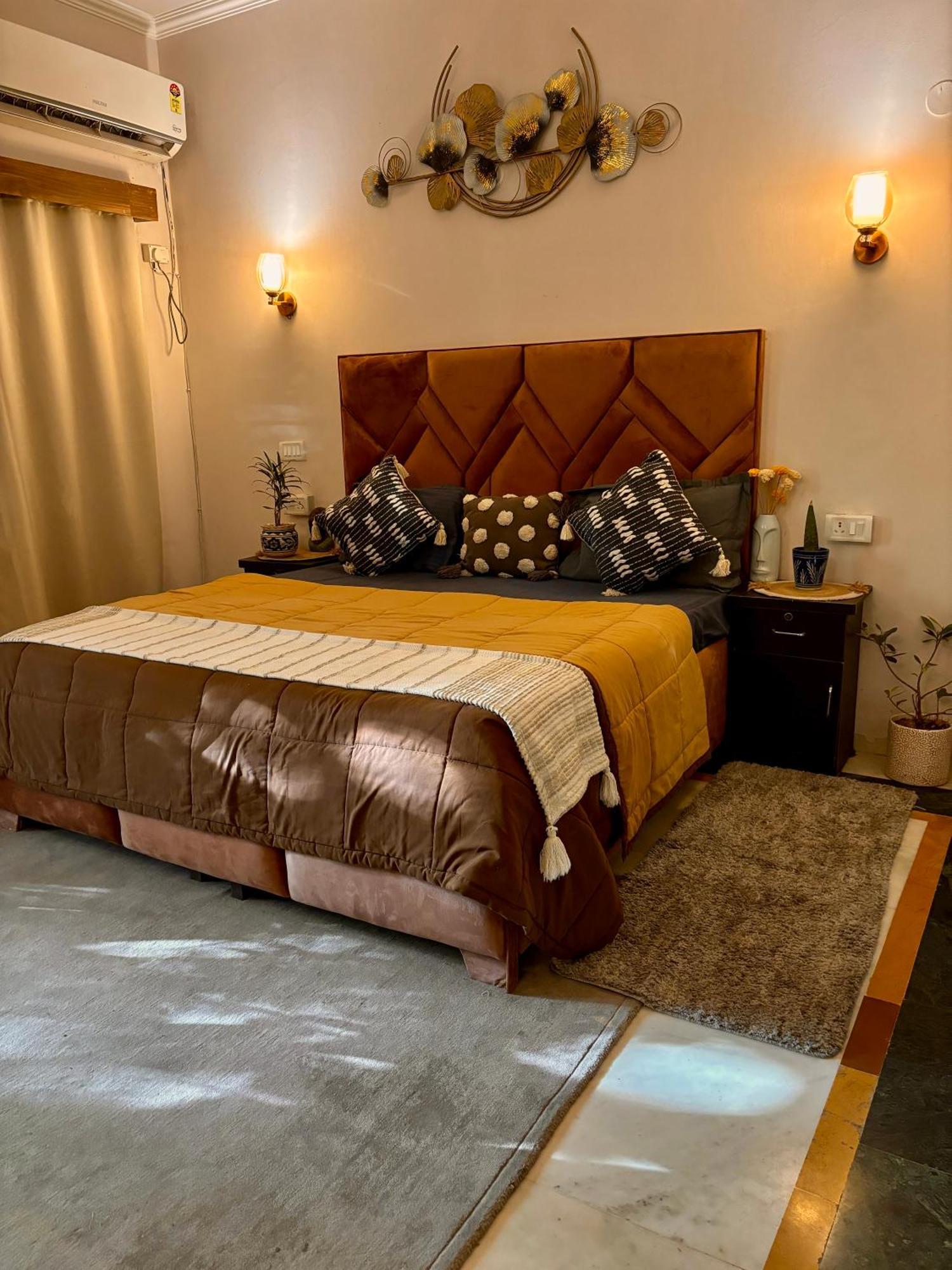 Atharva'S Homestay By Goaround Homes - Nehru Enclave Metro, South Delhi New Delhi Extérieur photo