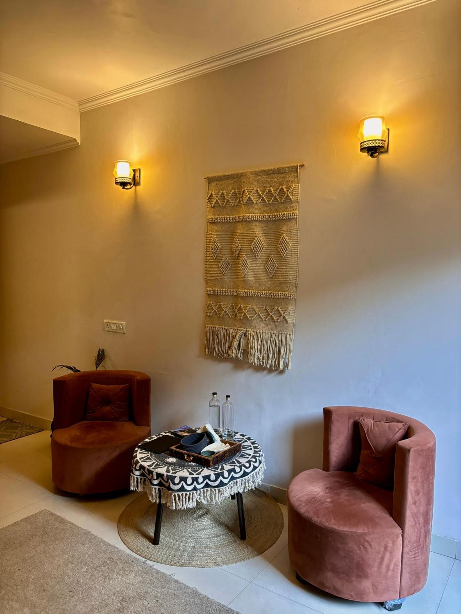Atharva'S Homestay By Goaround Homes - Nehru Enclave Metro, South Delhi New Delhi Extérieur photo
