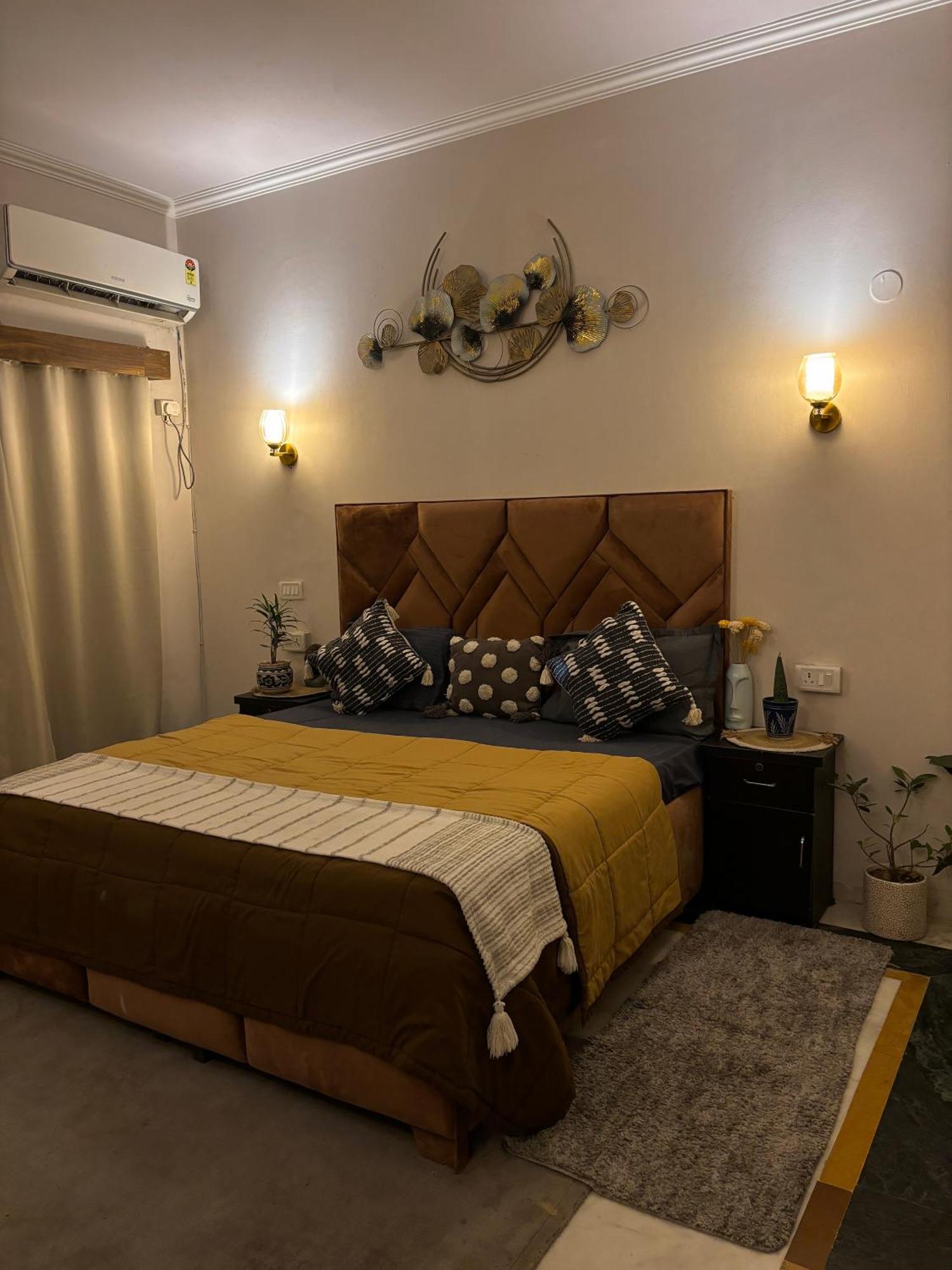 Atharva'S Homestay By Goaround Homes - Nehru Enclave Metro, South Delhi New Delhi Extérieur photo