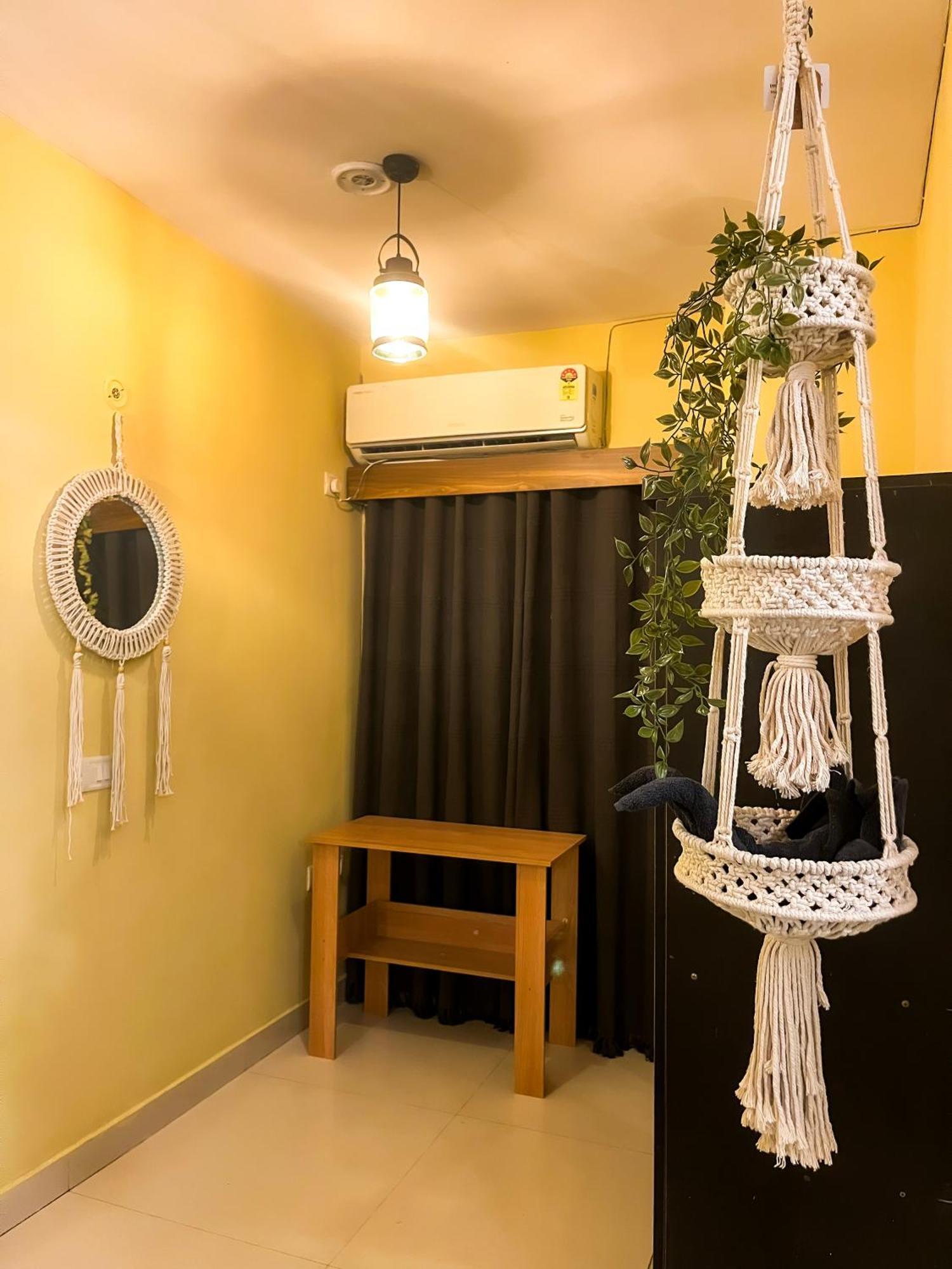 Atharva'S Homestay By Goaround Homes - Nehru Enclave Metro, South Delhi New Delhi Extérieur photo