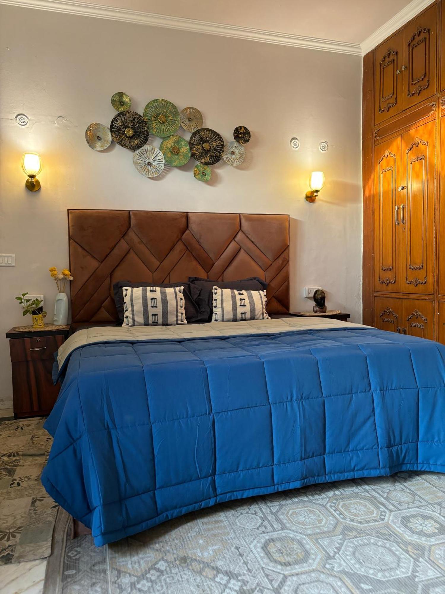 Atharva'S Homestay By Goaround Homes - Nehru Enclave Metro, South Delhi New Delhi Extérieur photo