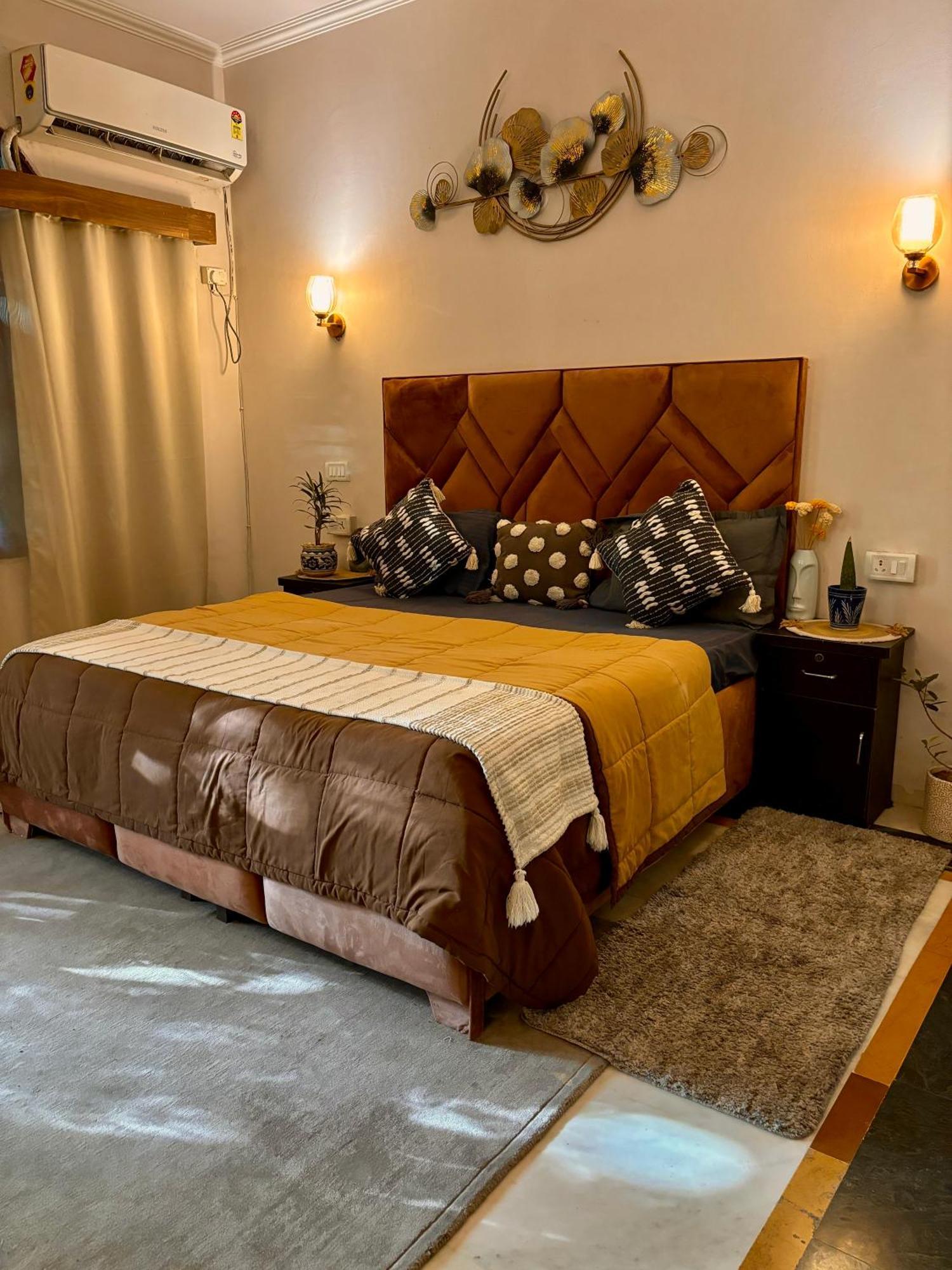 Atharva'S Homestay By Goaround Homes - Nehru Enclave Metro, South Delhi New Delhi Extérieur photo