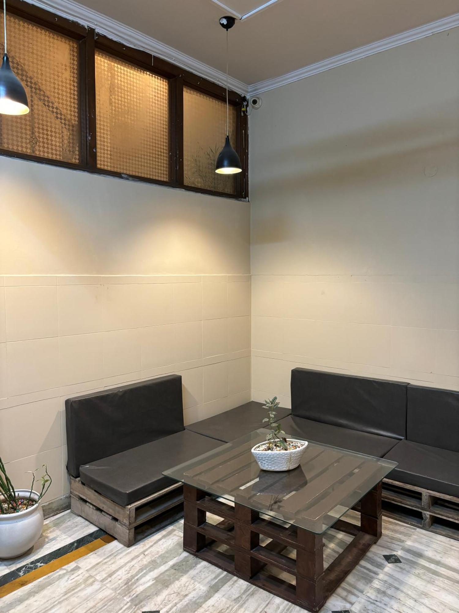 Atharva'S Homestay By Goaround Homes - Nehru Enclave Metro, South Delhi New Delhi Extérieur photo