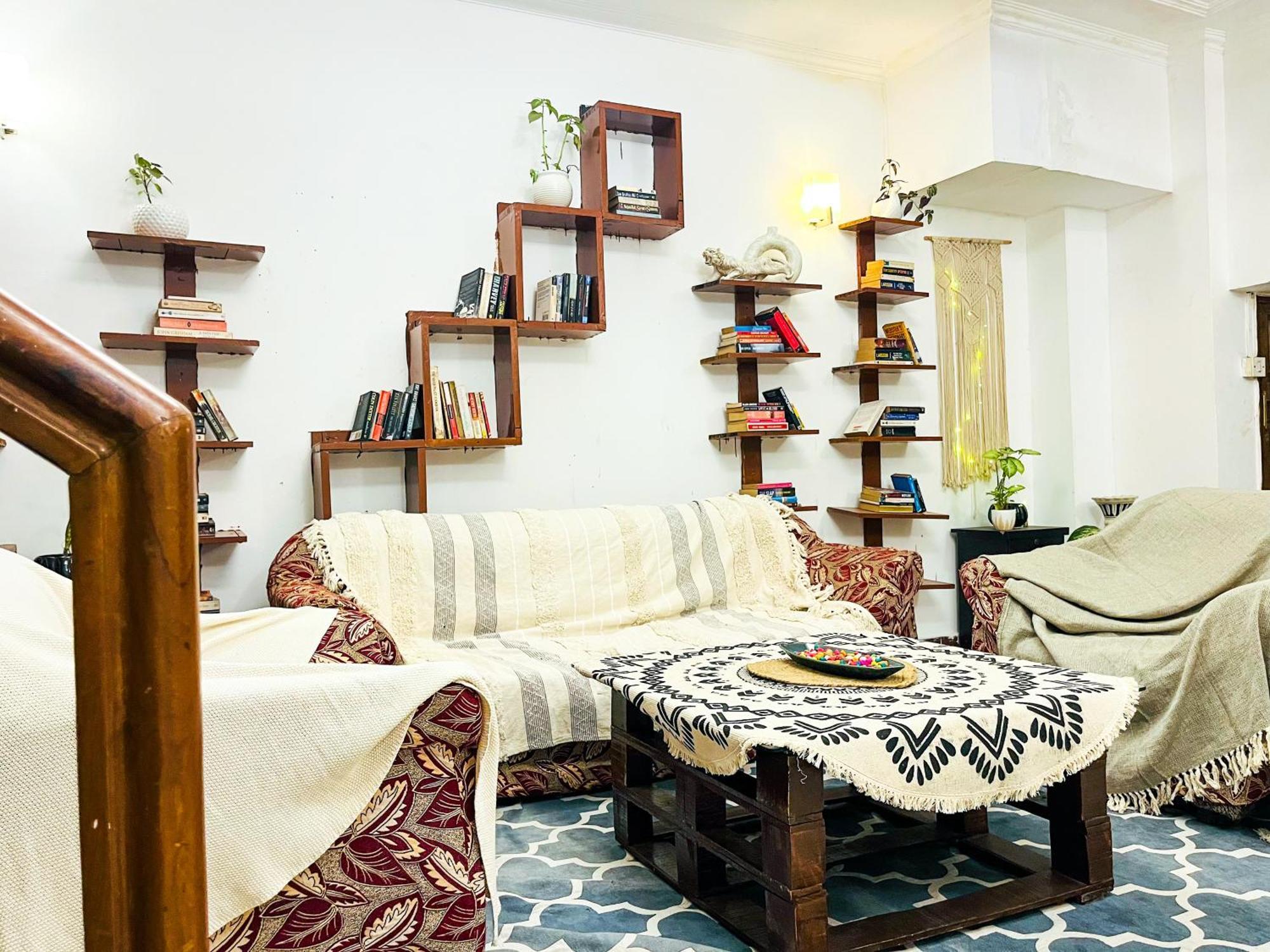 Atharva'S Homestay By Goaround Homes - Nehru Enclave Metro, South Delhi New Delhi Extérieur photo