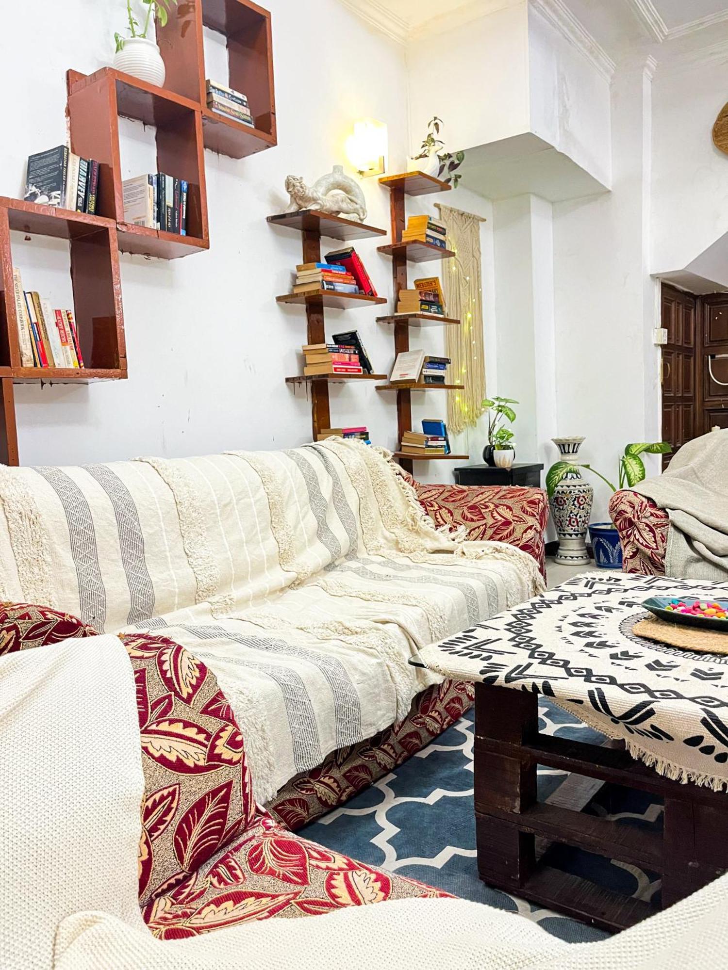 Atharva'S Homestay By Goaround Homes - Nehru Enclave Metro, South Delhi New Delhi Extérieur photo
