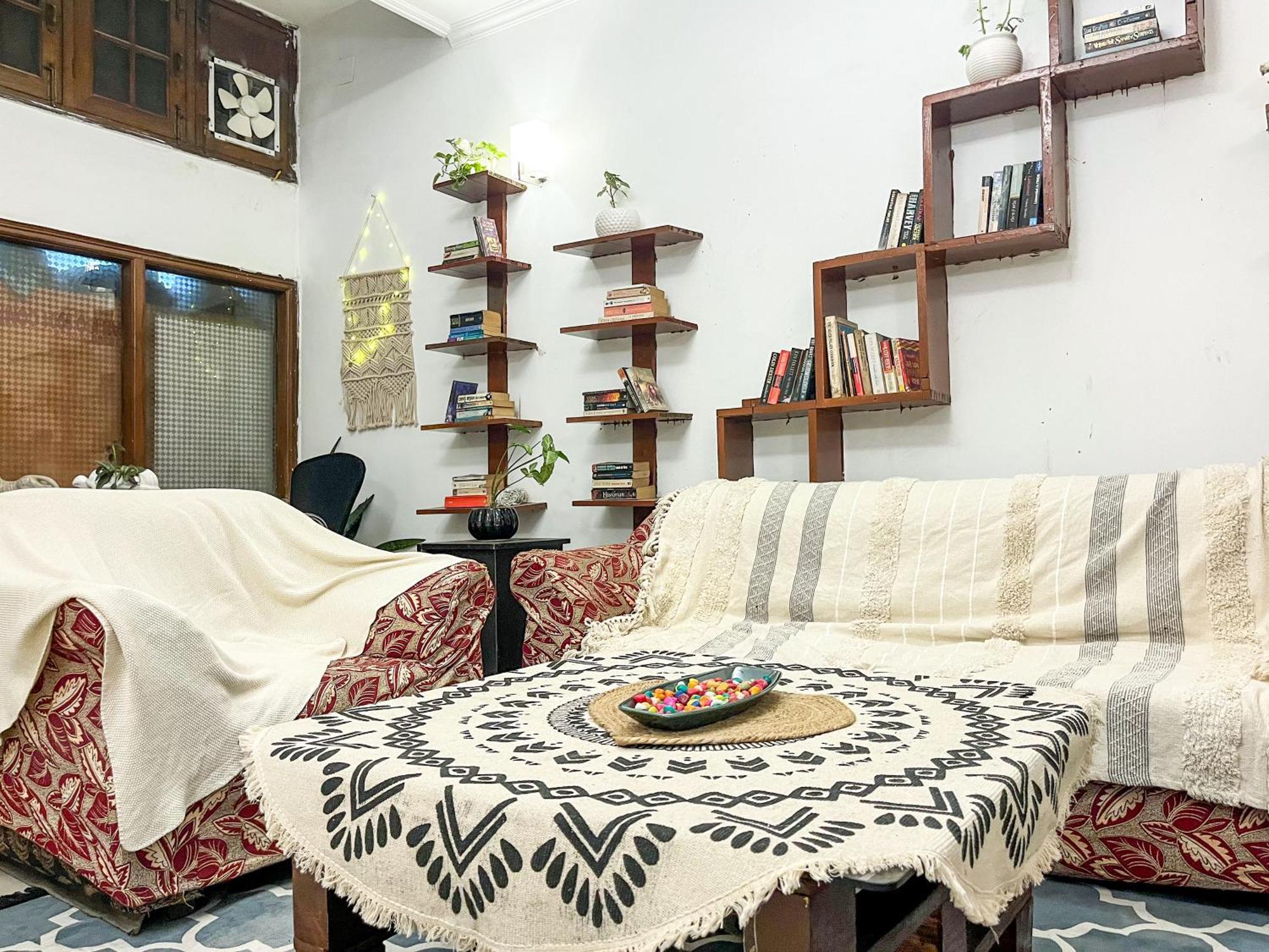 Atharva'S Homestay By Goaround Homes - Nehru Enclave Metro, South Delhi New Delhi Extérieur photo