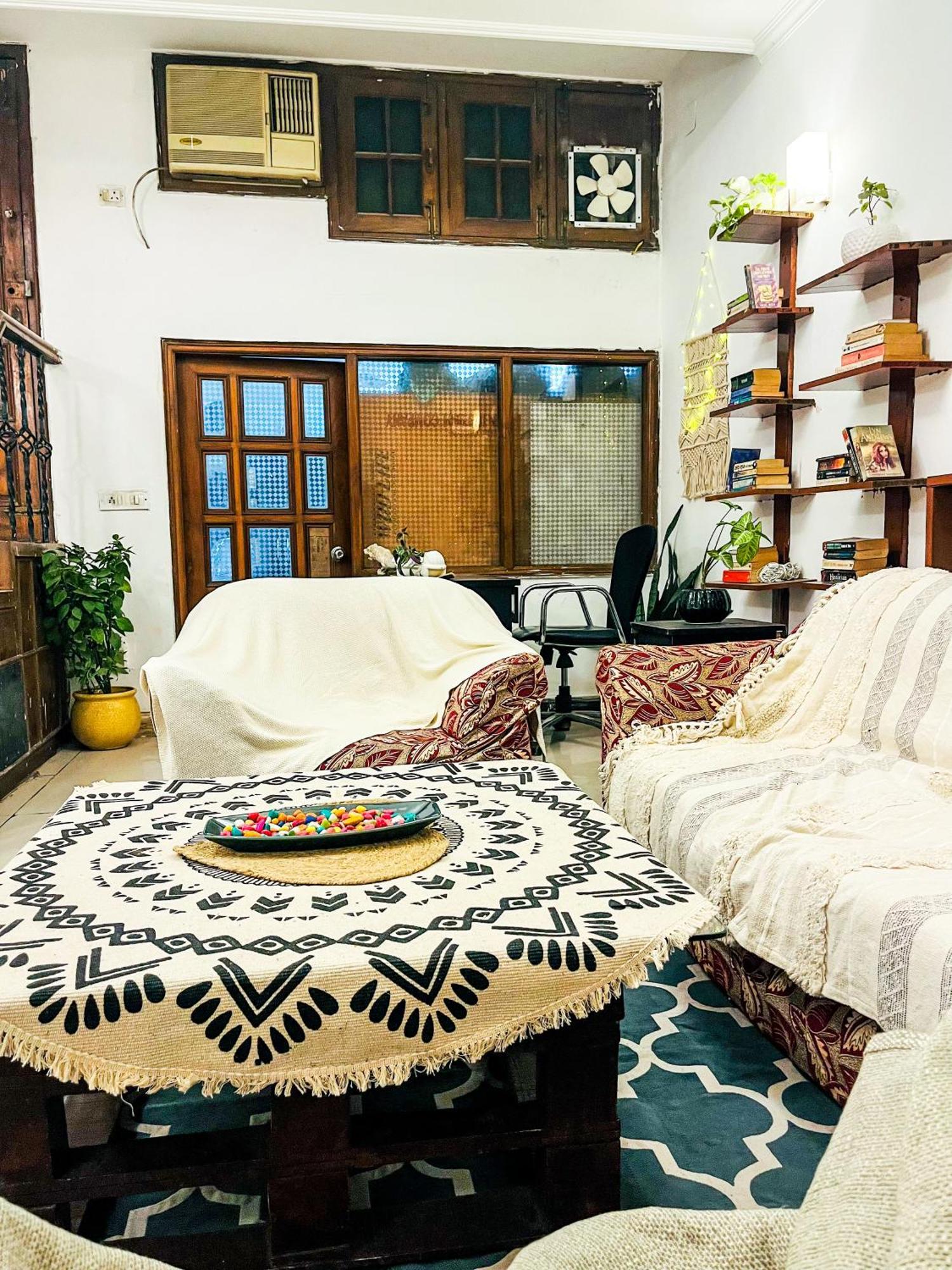 Atharva'S Homestay By Goaround Homes - Nehru Enclave Metro, South Delhi New Delhi Extérieur photo